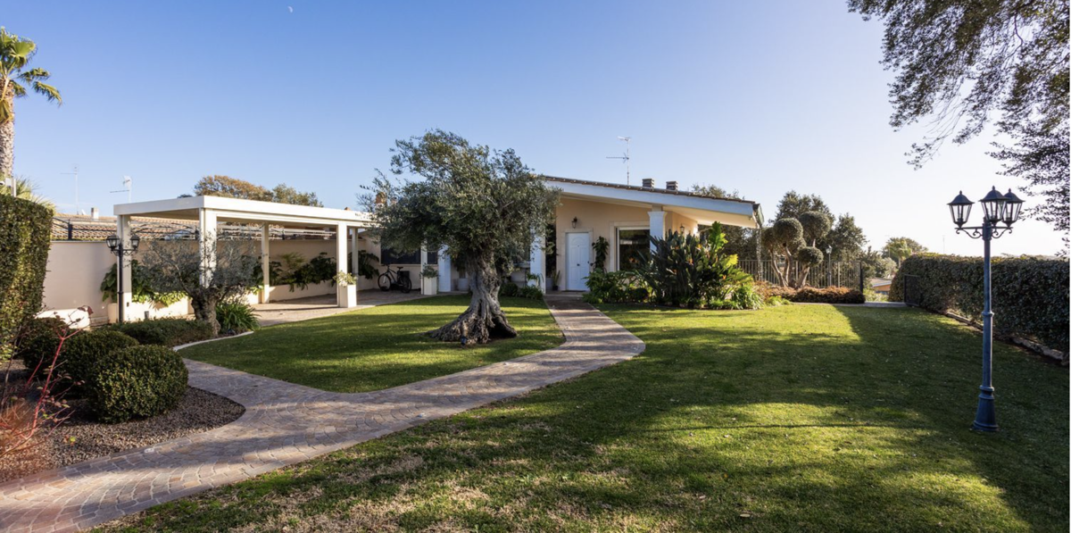 Villa Bifamiliare in Vendita a Pomezia