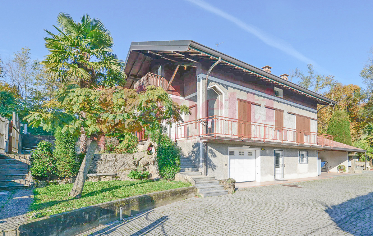 Villa in vendita a Cantù, 7 locali, prezzo € 495.000 | PortaleAgenzieImmobiliari.it