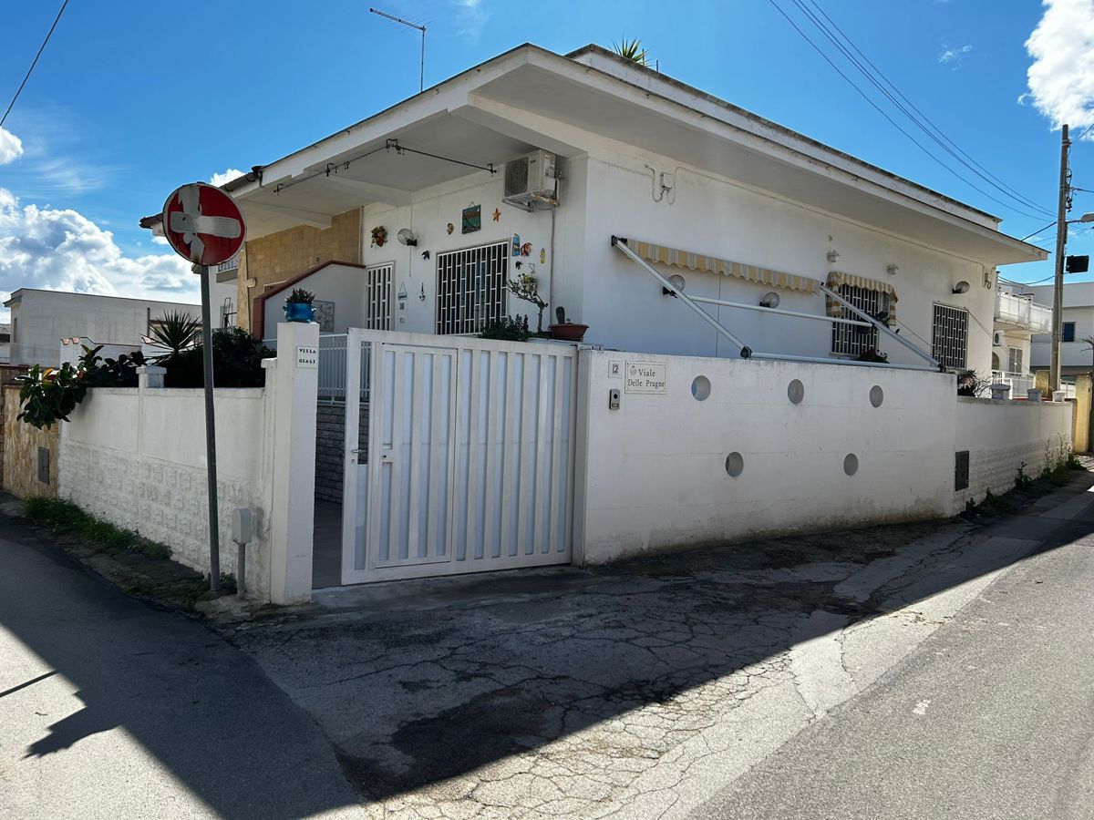 Villa in vendita a Pulsano, 6 locali, prezzo € 145.000 | PortaleAgenzieImmobiliari.it