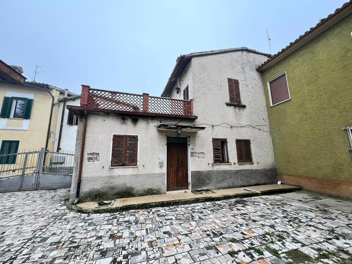 Villa Bifamiliare in vendita a Spoleto, 3 locali, prezzo € 40.000 | PortaleAgenzieImmobiliari.it