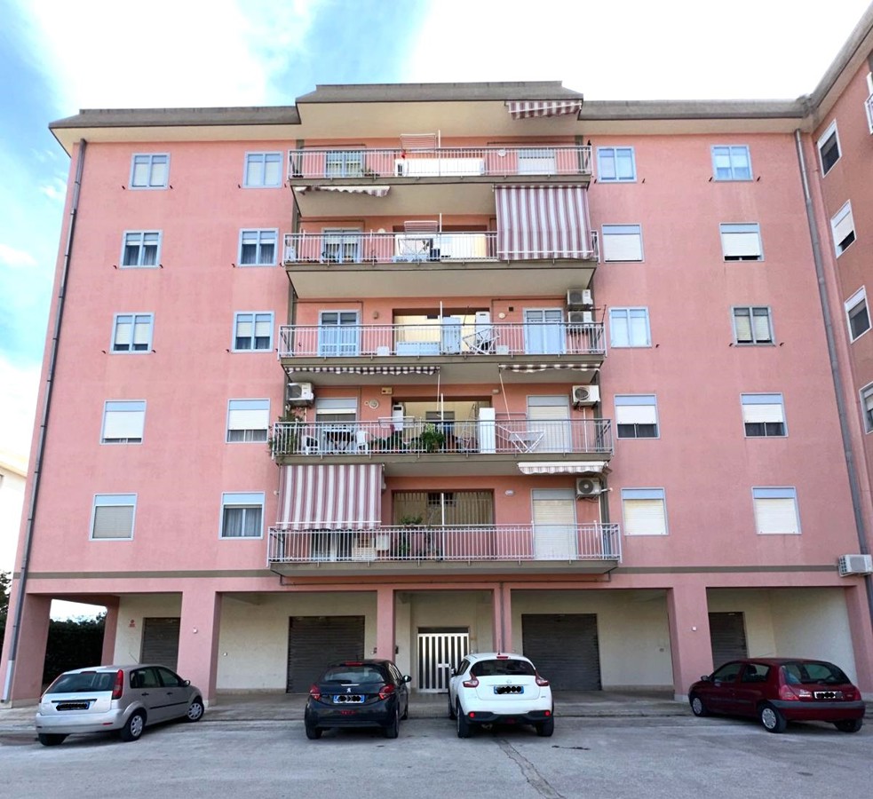 Appartamento in vendita a Avola, 4 locali, prezzo € 125.000 | PortaleAgenzieImmobiliari.it