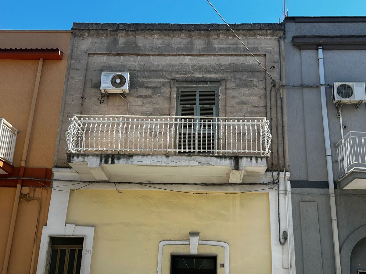 Appartamento in vendita a Pulsano, 4 locali, prezzo € 45.000 | PortaleAgenzieImmobiliari.it