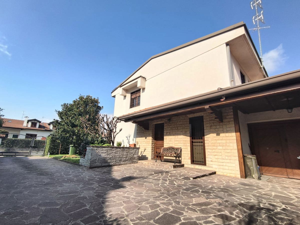Villa Bifamiliare in vendita a Parabiago, 4 locali, prezzo € 348.000 | PortaleAgenzieImmobiliari.it