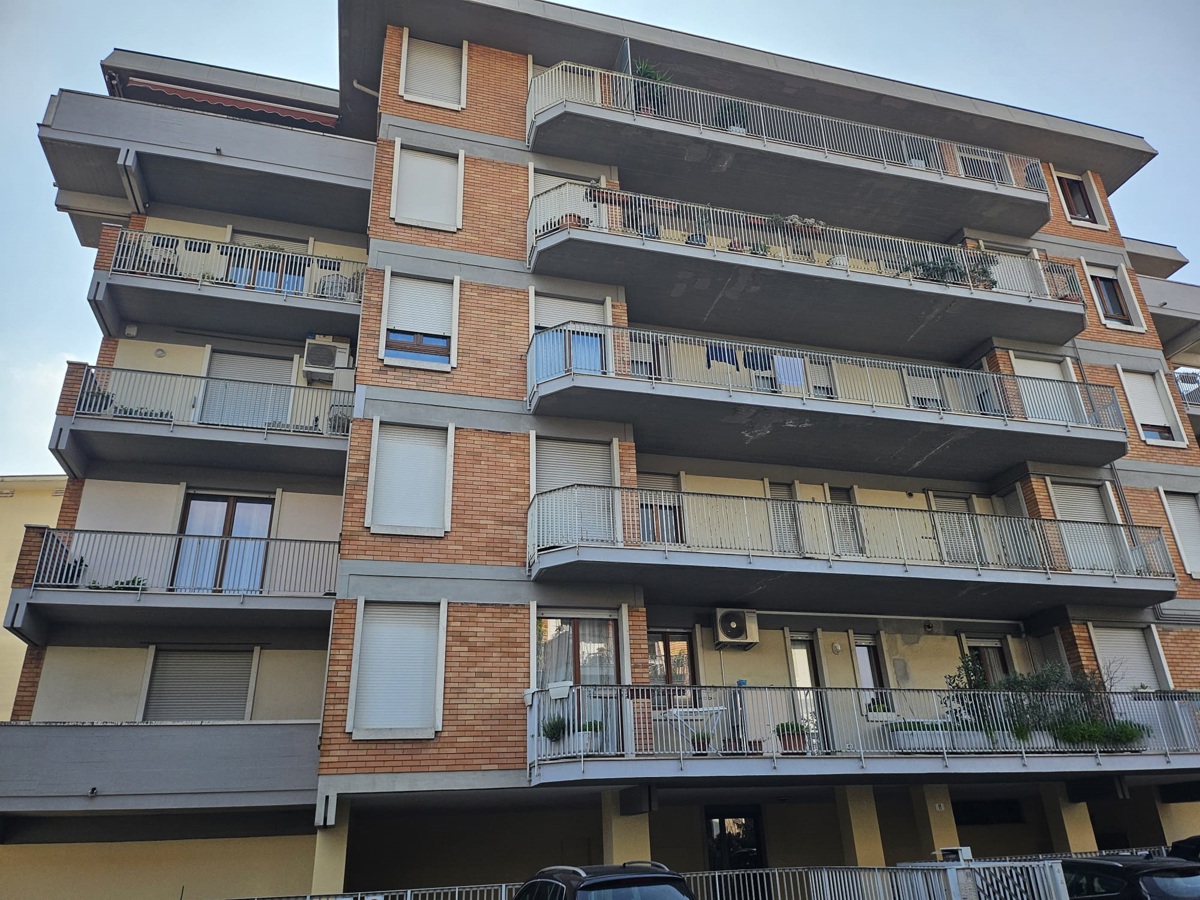 Appartamento in affitto a Verona, 5 locali, prezzo € 1.300 | PortaleAgenzieImmobiliari.it