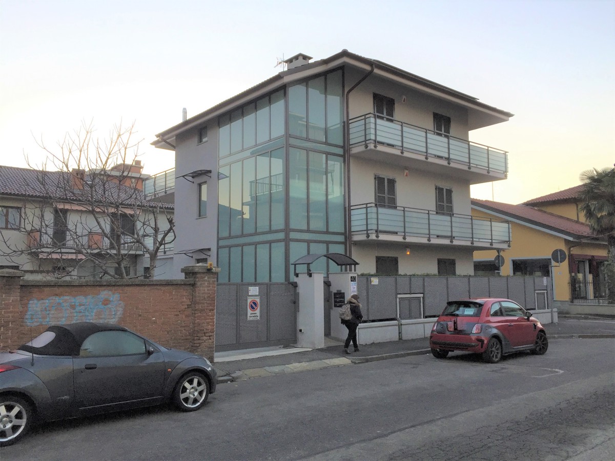 Palazzo / Stabile in Vendita a Collegno