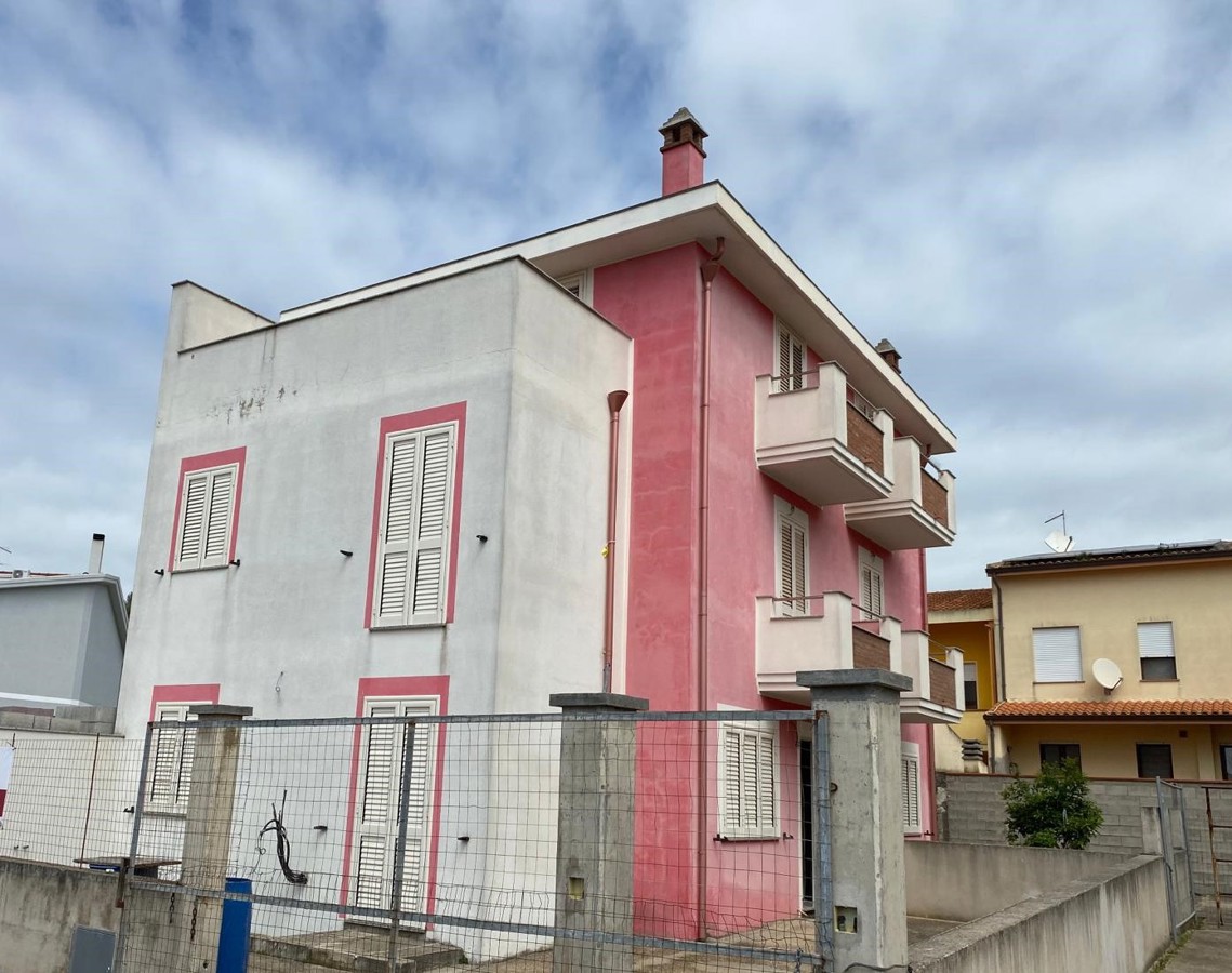 Villa Bifamiliare in vendita a Santa Giusta, 3 locali, prezzo € 230.000 | PortaleAgenzieImmobiliari.it