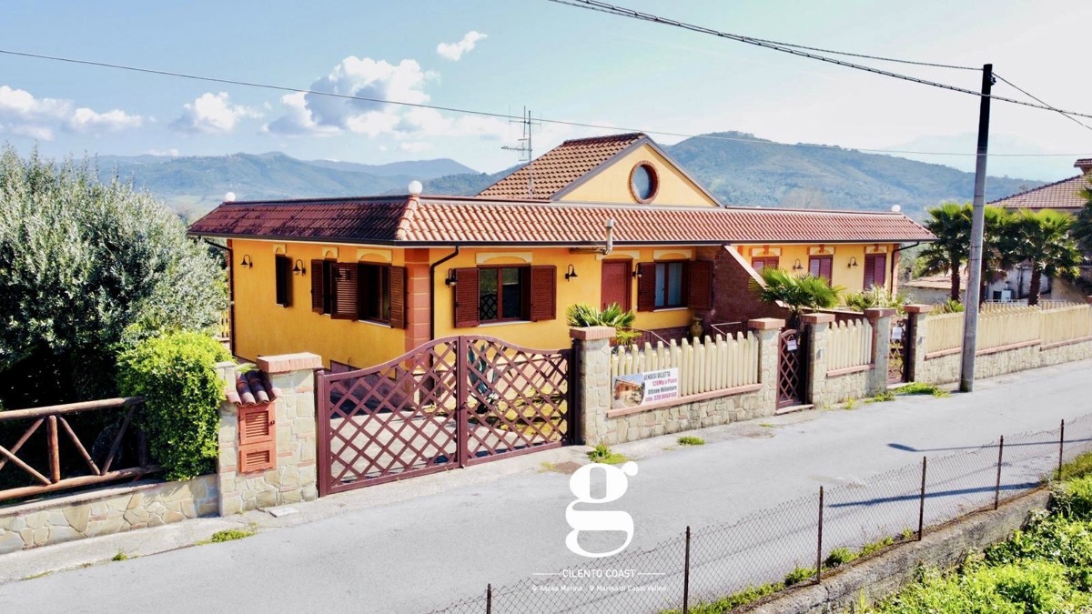 Villa in vendita a Casal Velino, 6 locali, prezzo € 219.000 | PortaleAgenzieImmobiliari.it