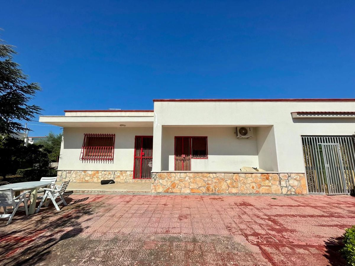 Villa in vendita a Leporano, 4 locali, prezzo € 189.000 | PortaleAgenzieImmobiliari.it