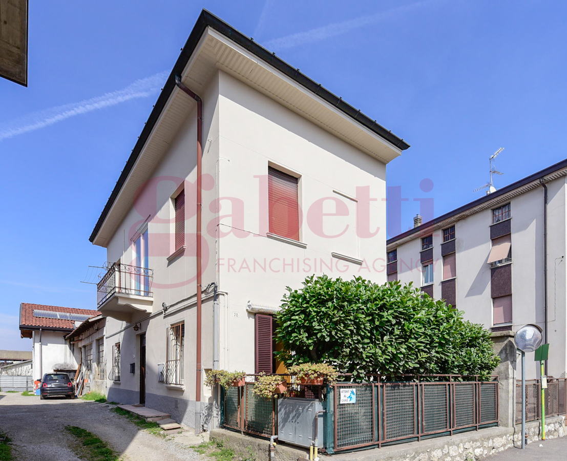 Appartamento in vendita a Cantù, 3 locali, prezzo € 170.000 | PortaleAgenzieImmobiliari.it