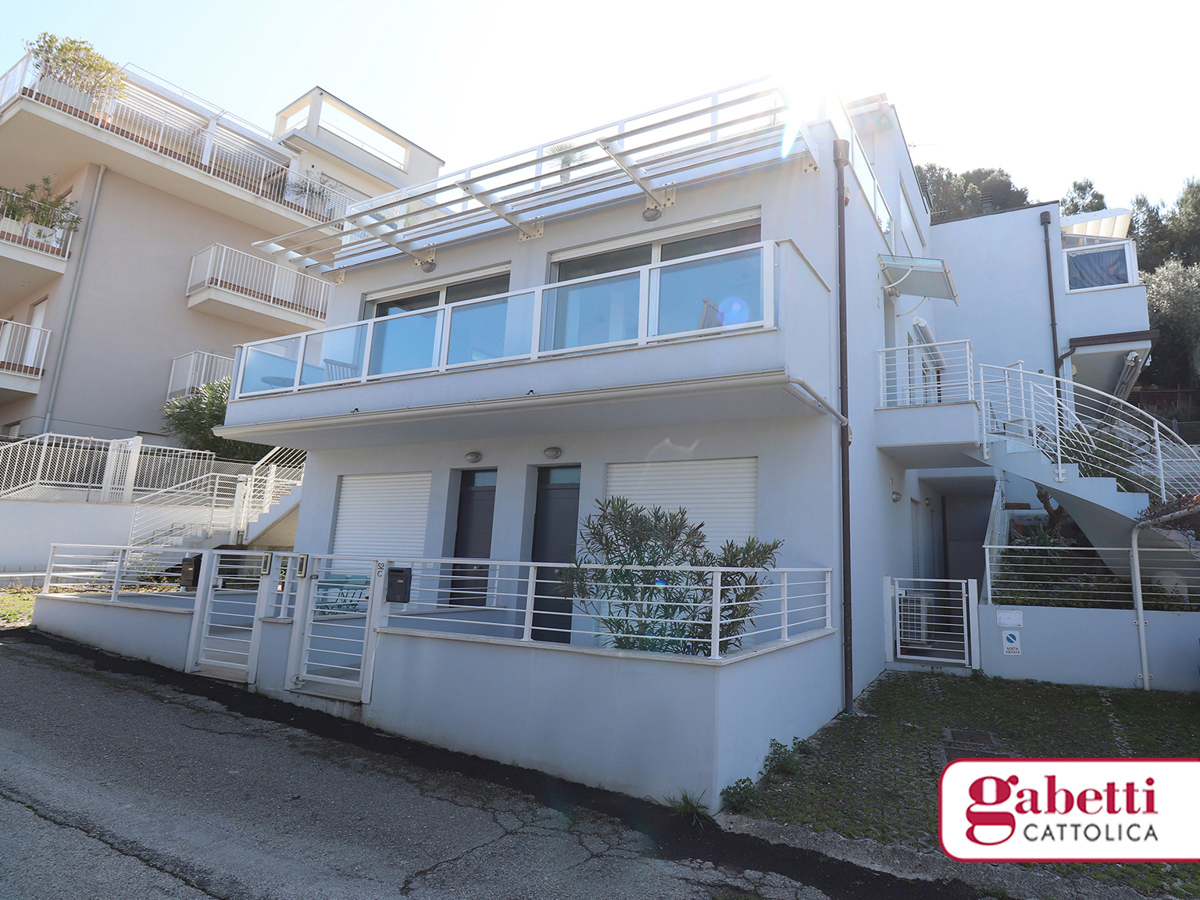 Appartamento in vendita a Gabicce Mare, 4 locali, prezzo € 490.000 | PortaleAgenzieImmobiliari.it