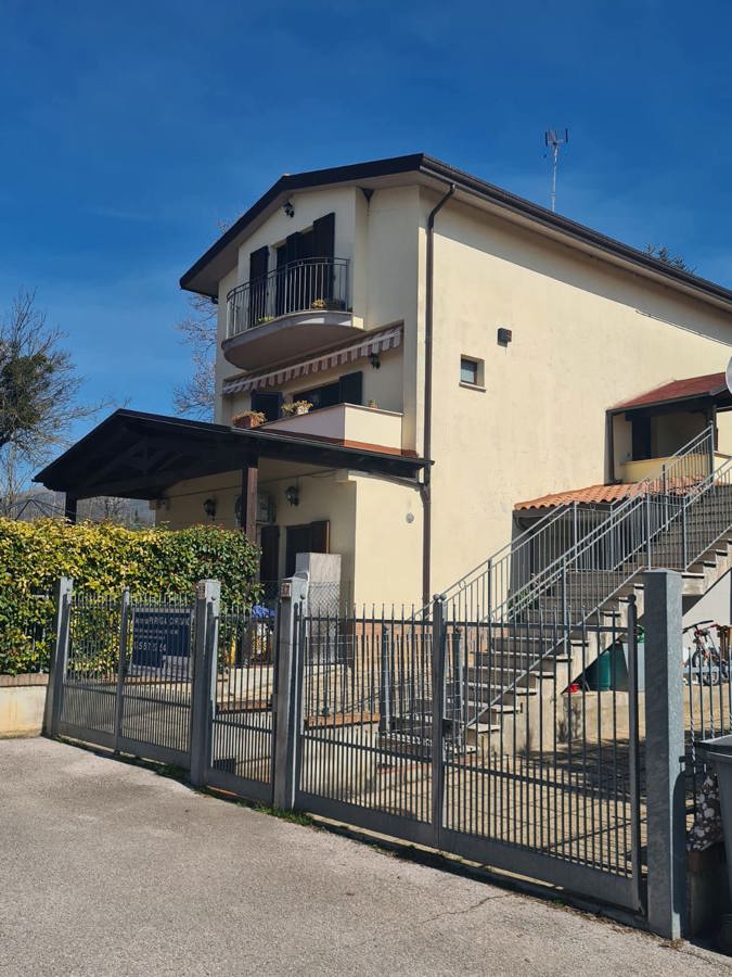 Appartamento in vendita a Perugia, 5 locali, prezzo € 120.000 | PortaleAgenzieImmobiliari.it