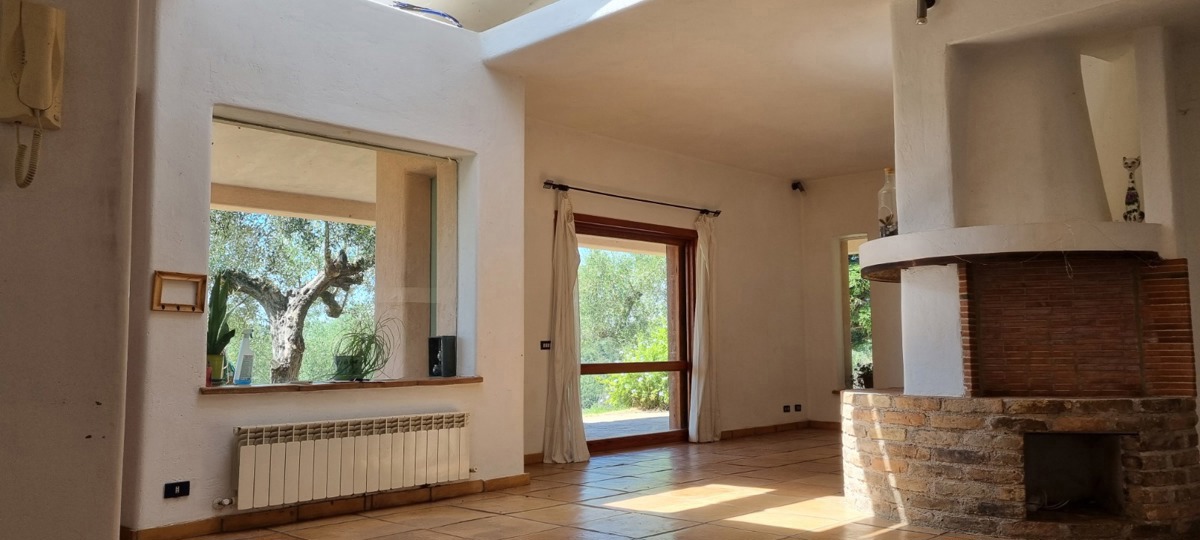 Villa in vendita a Sacrofano, 8 locali, prezzo € 310.000 | PortaleAgenzieImmobiliari.it