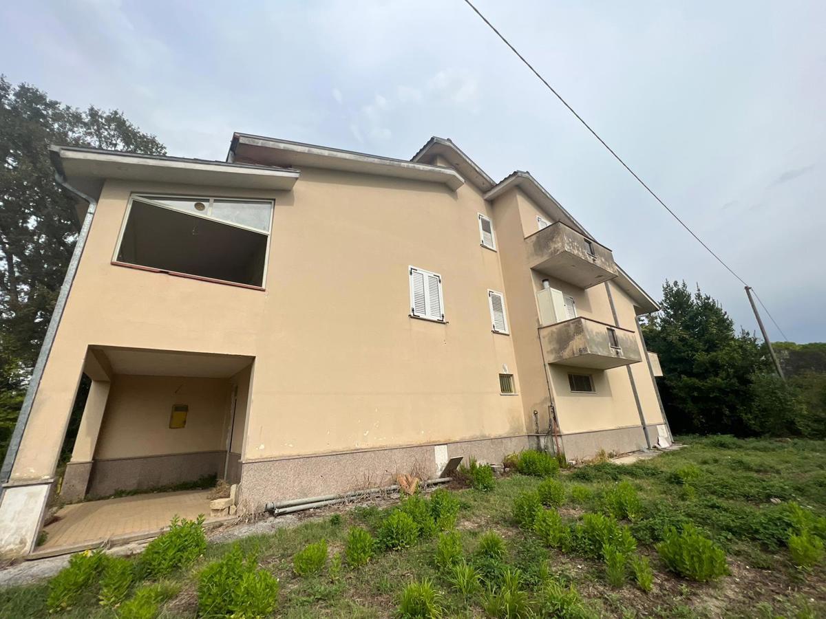 Appartamento in vendita a Cassino, 7 locali, prezzo € 150.000 | PortaleAgenzieImmobiliari.it