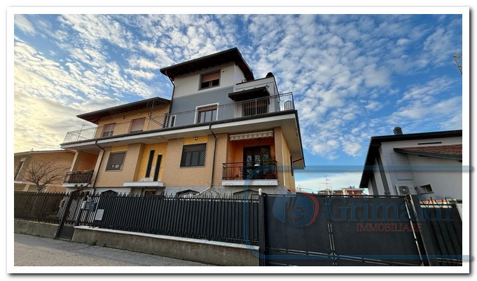 Appartamento in vendita a Abbiategrasso, 4 locali, prezzo € 205.000 | PortaleAgenzieImmobiliari.it