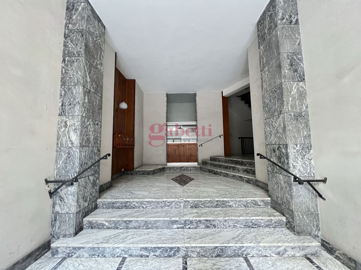 Appartamento in vendita a Lecce, 5 locali, prezzo € 180.000 | PortaleAgenzieImmobiliari.it