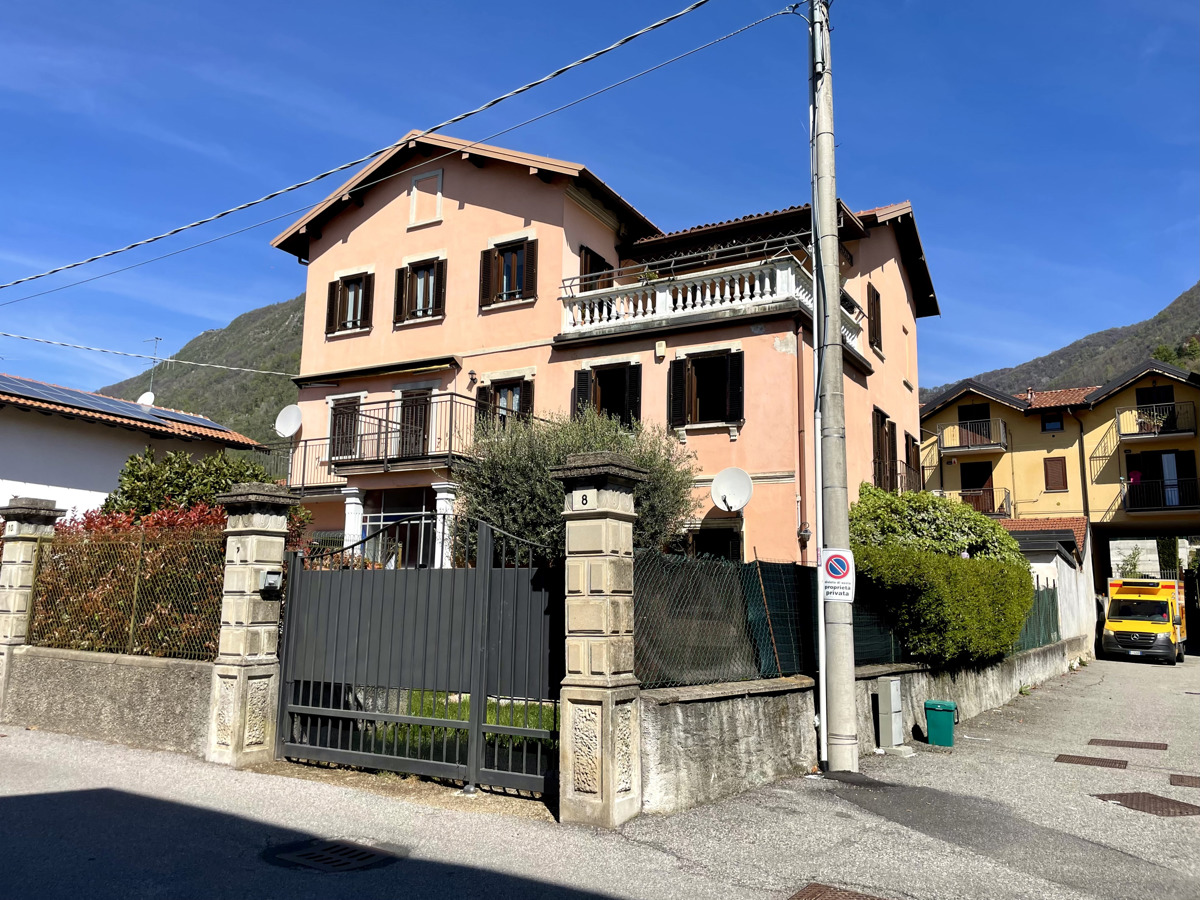 Appartamento in vendita a Cittiglio, 3 locali, prezzo € 90.000 | PortaleAgenzieImmobiliari.it