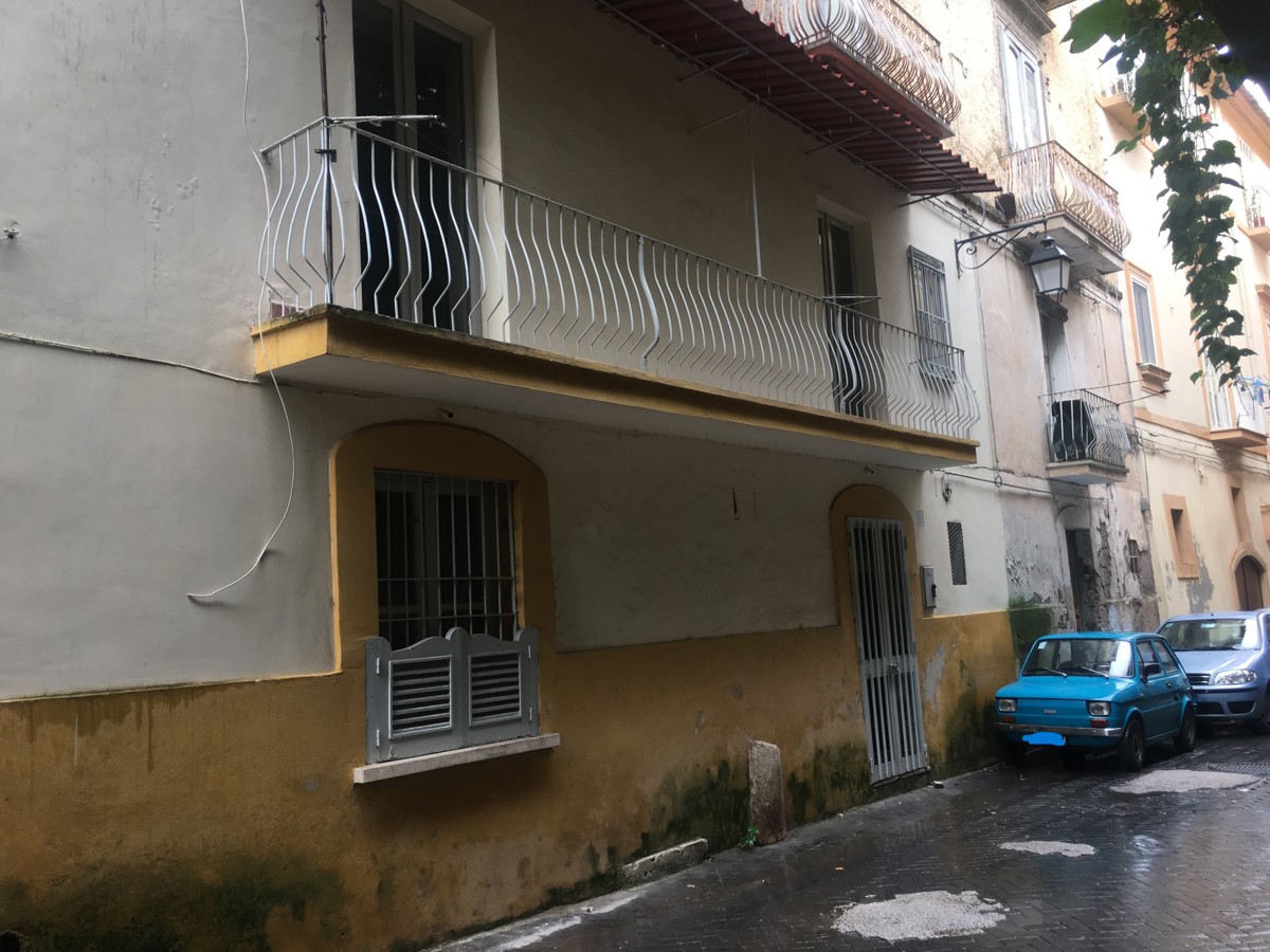 Appartamento in vendita a Capua, 5 locali, prezzo € 55.000 | PortaleAgenzieImmobiliari.it