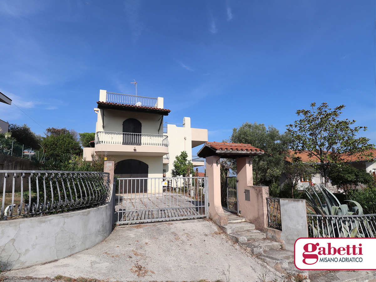 Villa in vendita a Misano Adriatico, 5 locali, prezzo € 380.000 | PortaleAgenzieImmobiliari.it
