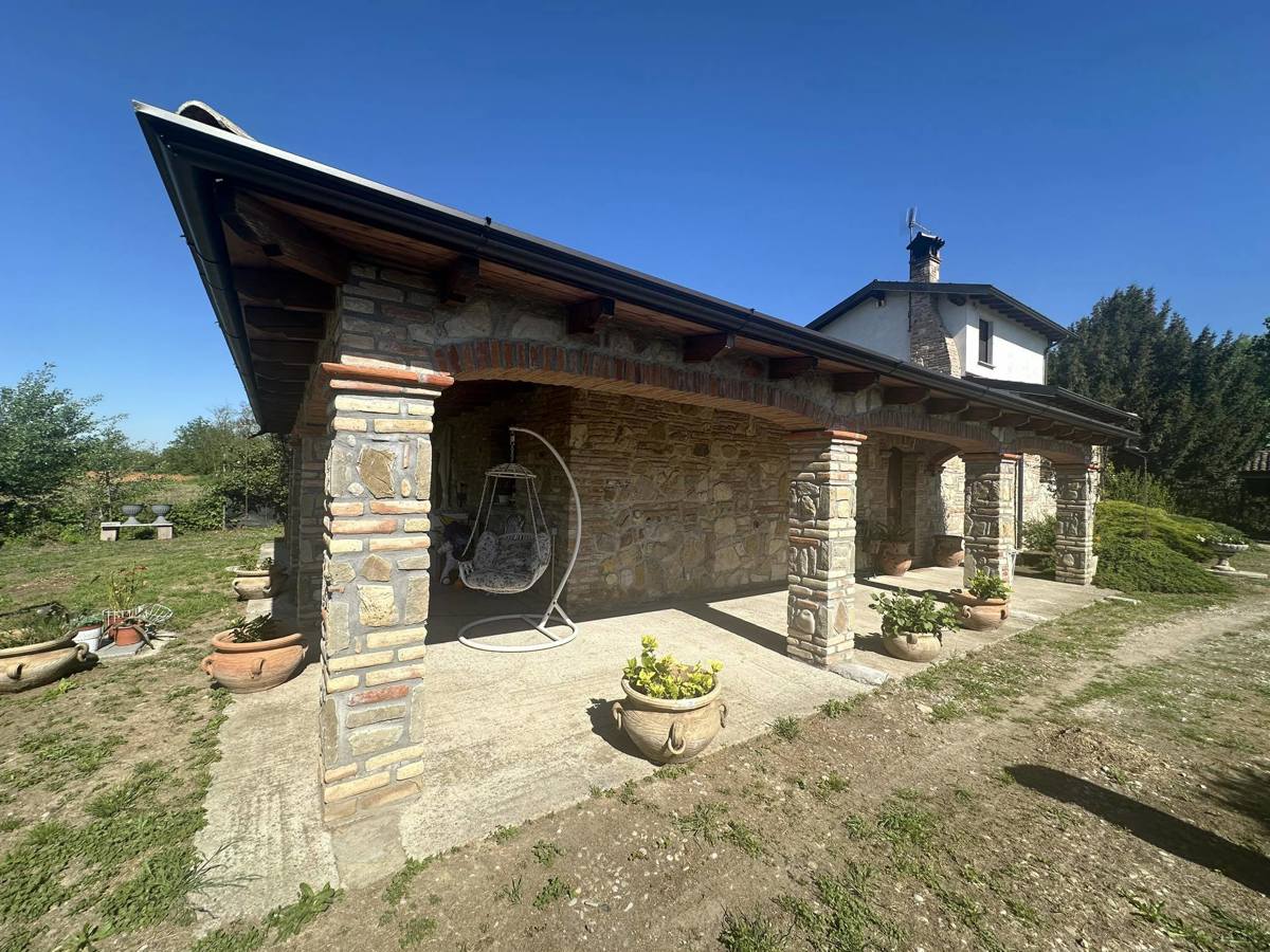 Villa in vendita a Stradella, 4 locali, prezzo € 260.000 | PortaleAgenzieImmobiliari.it