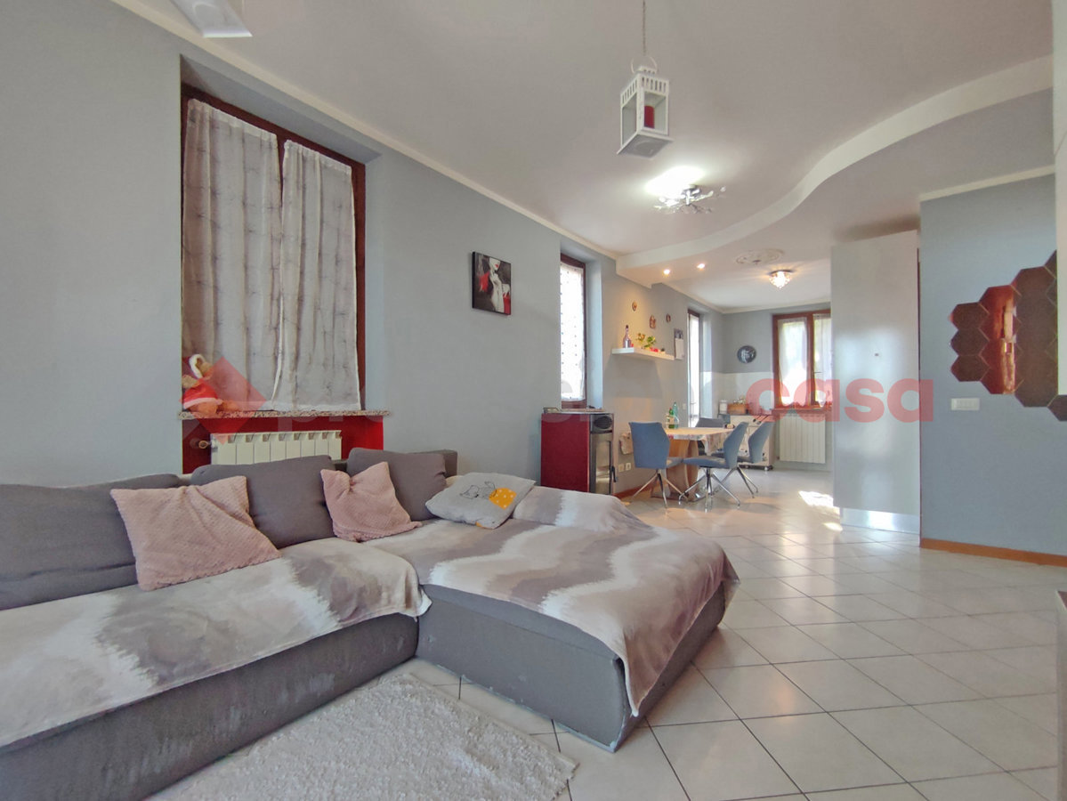 Appartamento in vendita a Arona, 3 locali, prezzo € 150.000 | PortaleAgenzieImmobiliari.it