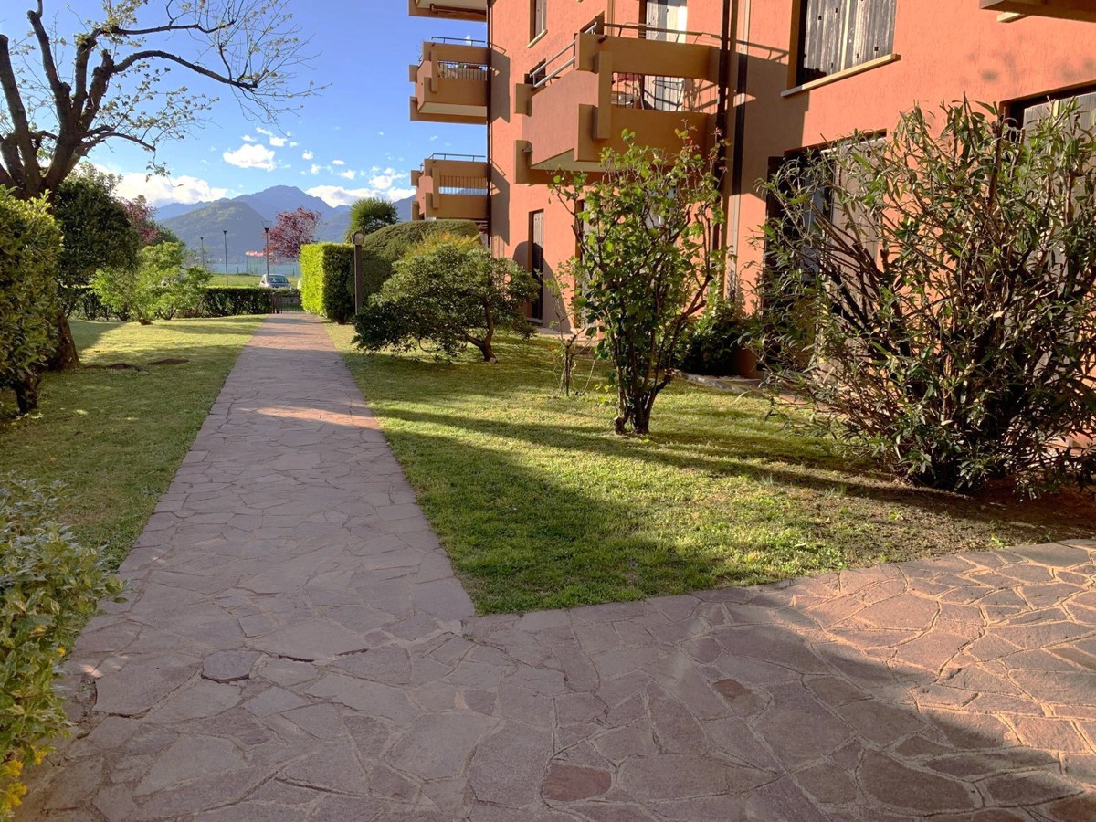 Appartamento in vendita a Laveno-Mombello, 4 locali, prezzo € 229.000 | PortaleAgenzieImmobiliari.it
