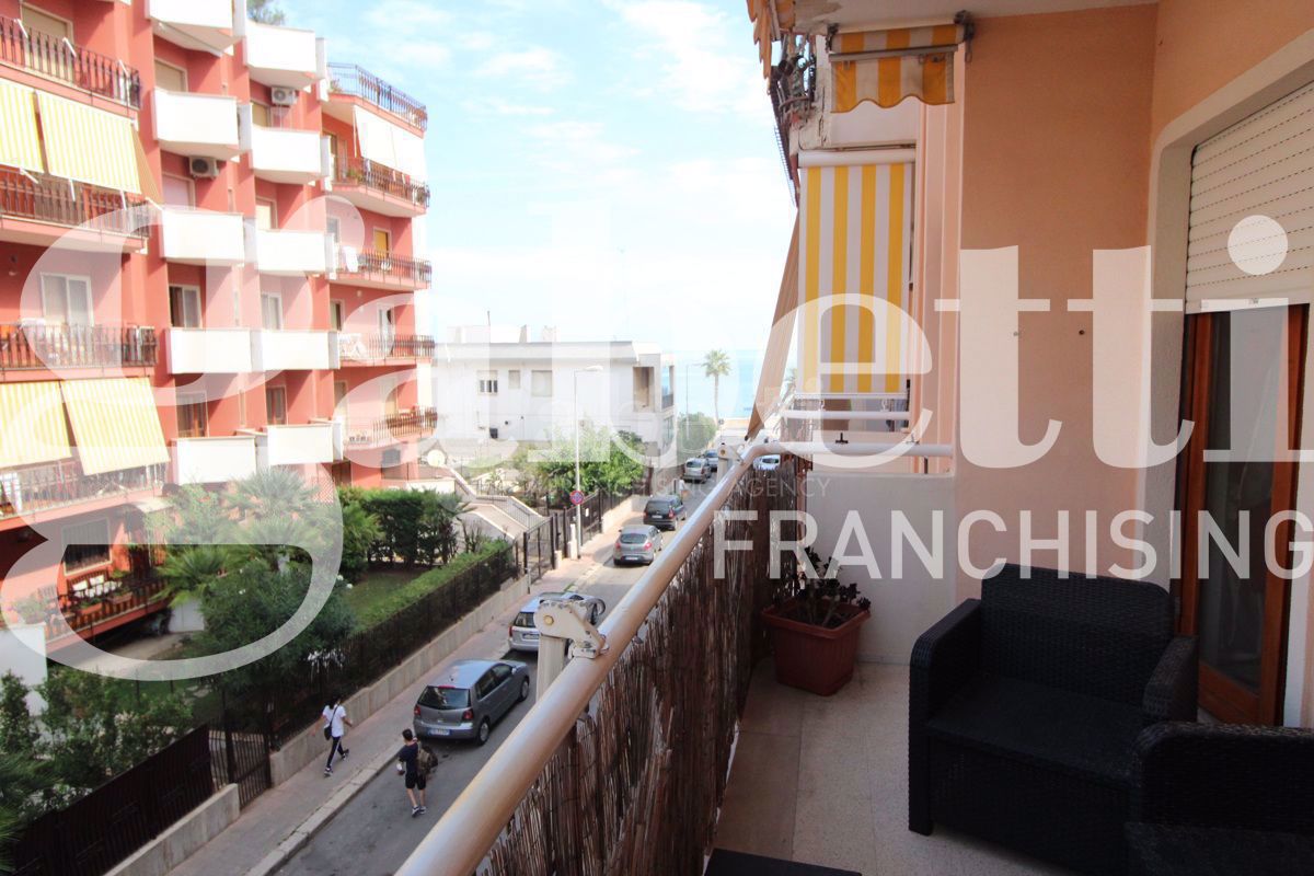 Appartamento in affitto a Trani, 4 locali, prezzo € 850 | PortaleAgenzieImmobiliari.it