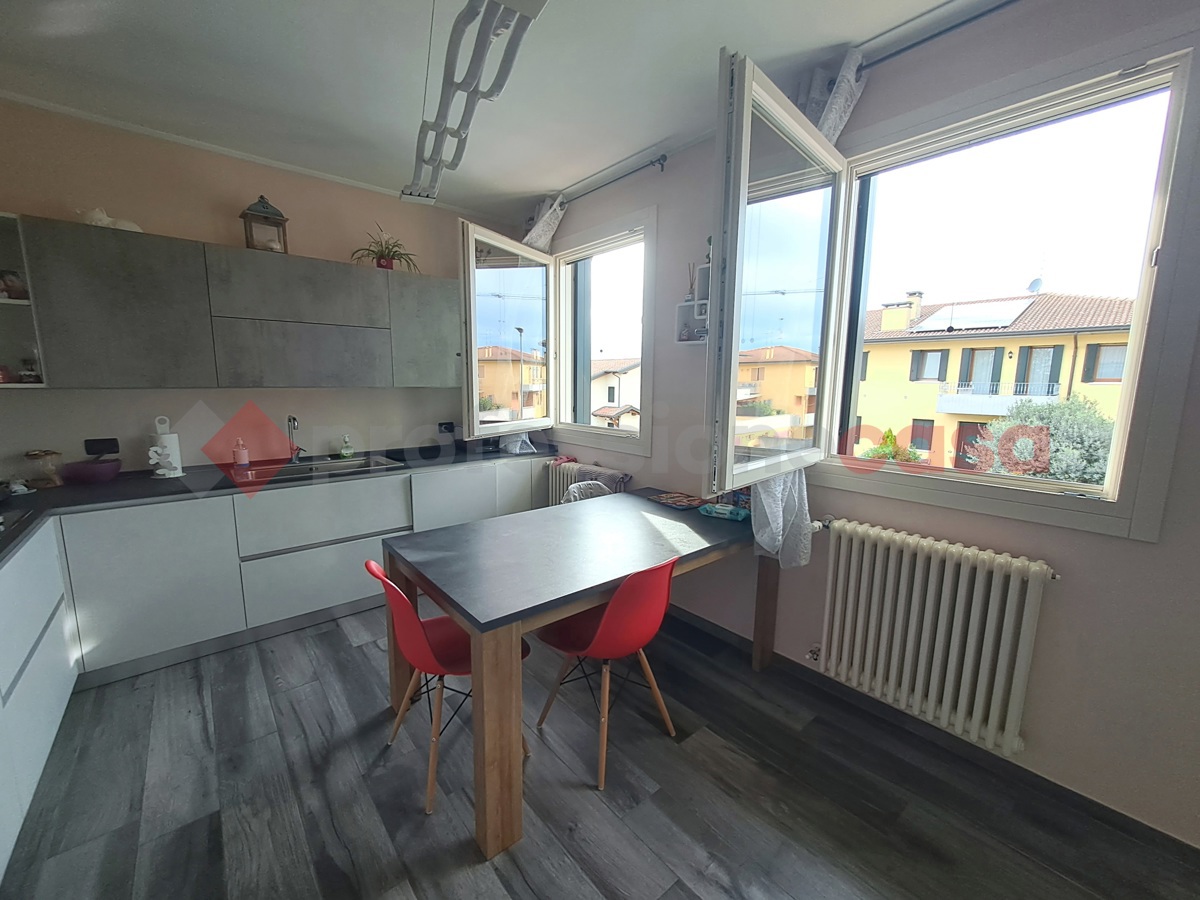 Appartamento in vendita a Roveredo di Guà, 4 locali, prezzo € 158.000 | PortaleAgenzieImmobiliari.it