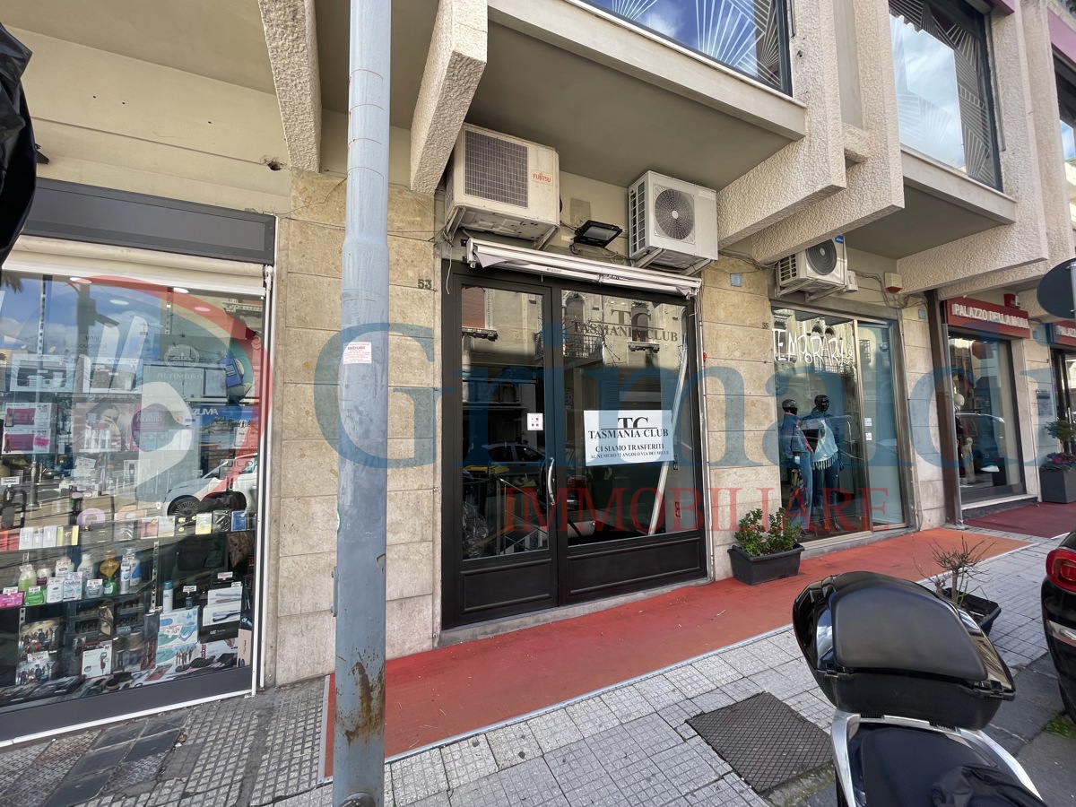 Negozio / Locale in vendita a Messina, 2 locali, prezzo € 160.000 | PortaleAgenzieImmobiliari.it