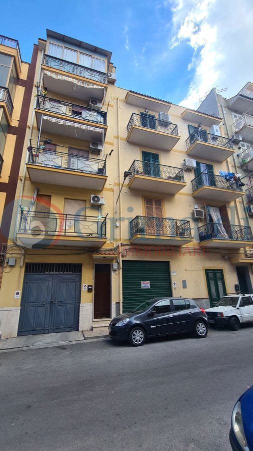 Appartamento in vendita a Bagheria, 3 locali, prezzo € 59.000 | PortaleAgenzieImmobiliari.it