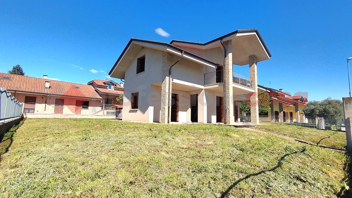 Villa in vendita a Cumiana, 7 locali, prezzo € 290.000 | PortaleAgenzieImmobiliari.it