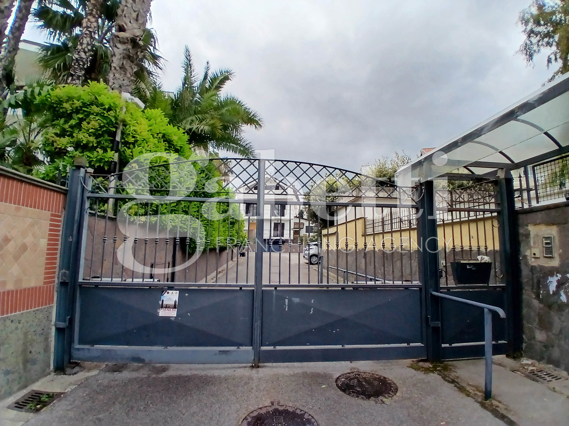 Duplex in vendita a Giugliano in Campania, 3 locali, prezzo € 155.000 | PortaleAgenzieImmobiliari.it