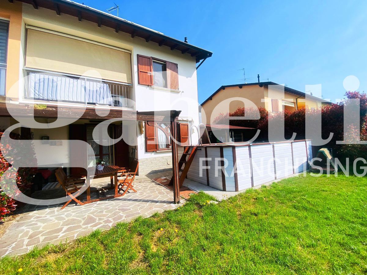 Villa a Schiera in vendita a Gadesco-Pieve Delmona, 4 locali, prezzo € 240.000 | PortaleAgenzieImmobiliari.it