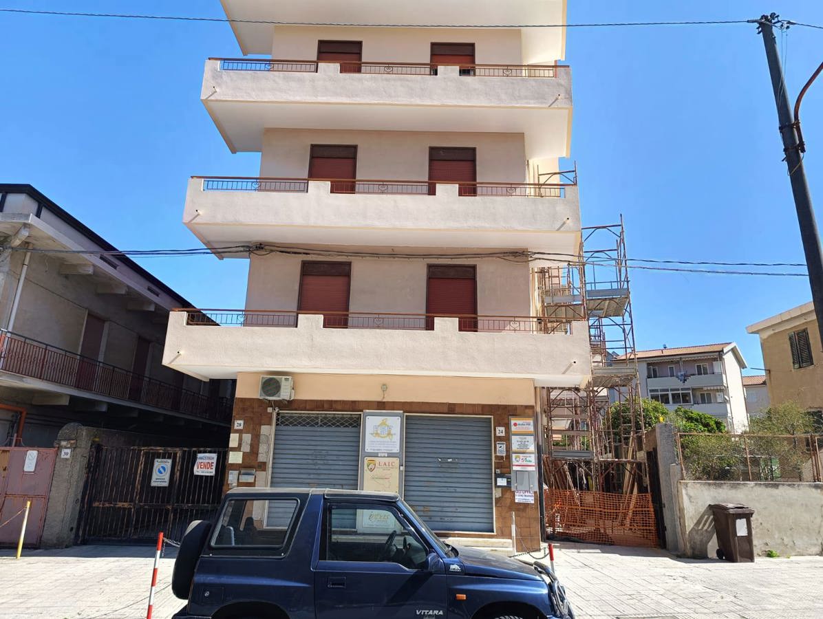 Appartamento in vendita a Barcellona Pozzo di Gotto, 5 locali, prezzo € 88.000 | PortaleAgenzieImmobiliari.it