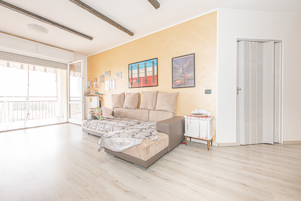 Appartamento in vendita a Alpignano, 4 locali, prezzo € 135.000 | PortaleAgenzieImmobiliari.it
