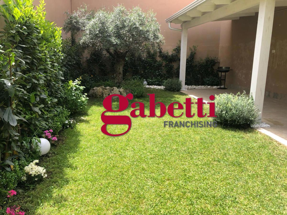 Villa in vendita a Casapulla, 5 locali, prezzo € 380.000 | PortaleAgenzieImmobiliari.it