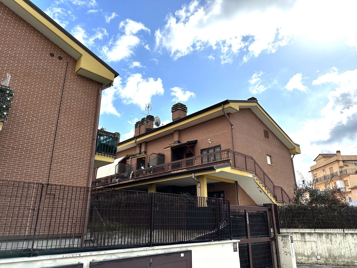 Appartamento in vendita a Marino, 3 locali, zona dei Selci, prezzo € 110.000 | PortaleAgenzieImmobiliari.it