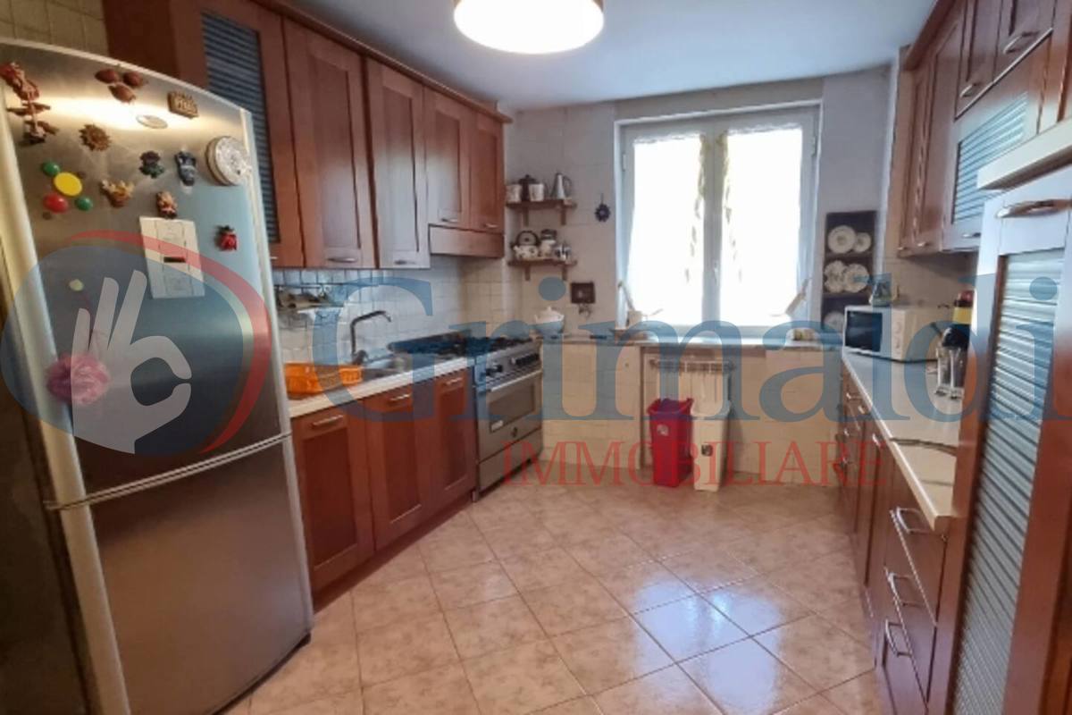 Appartamento in affitto a Giugliano in Campania, 4 locali, prezzo € 1.300 | PortaleAgenzieImmobiliari.it