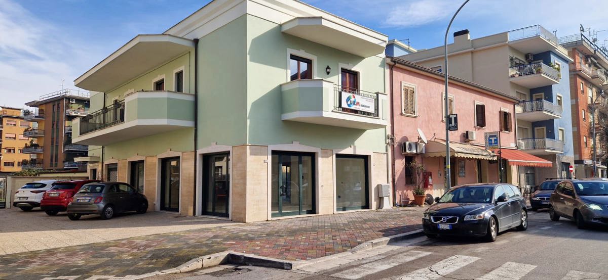 Palazzo / Stabile in affitto a Cassino, 5 locali, prezzo € 5.000 | PortaleAgenzieImmobiliari.it