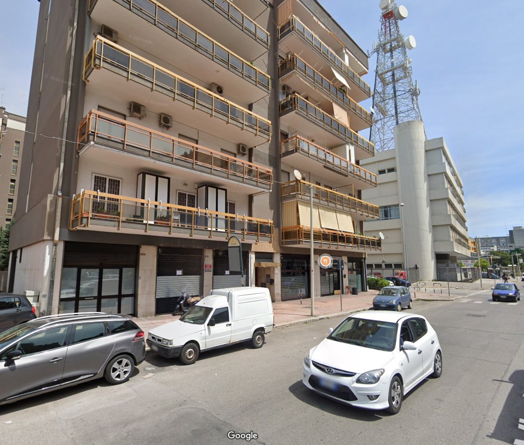 Negozio / Locale in affitto a Bari, 1 locali, zona rtà, prezzo € 2.000 | PortaleAgenzieImmobiliari.it