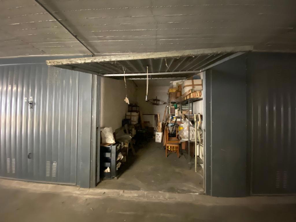 Box / Garage in Vendita a Beinasco