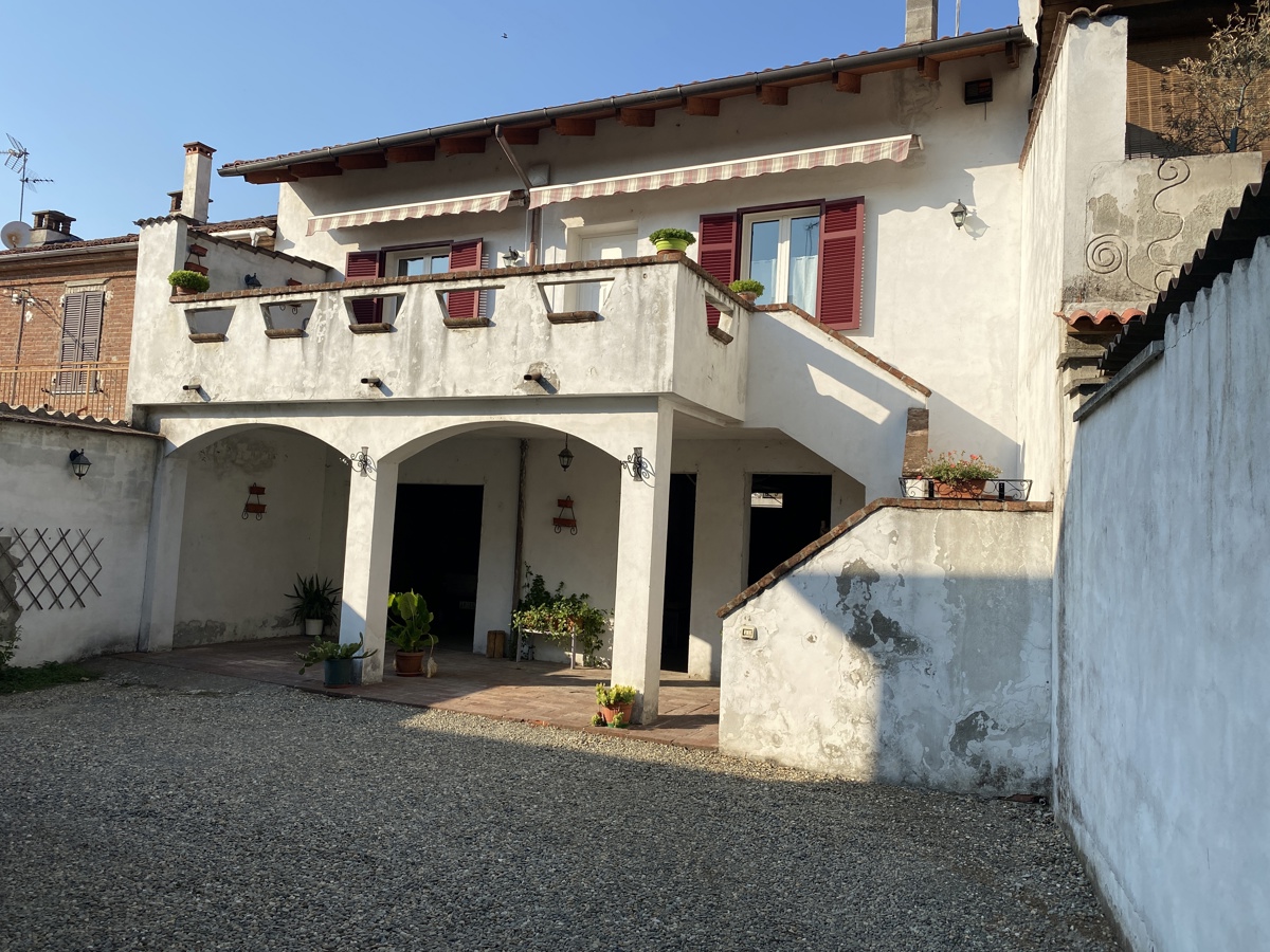 Villa in Vendita a Castellazzo Bormida