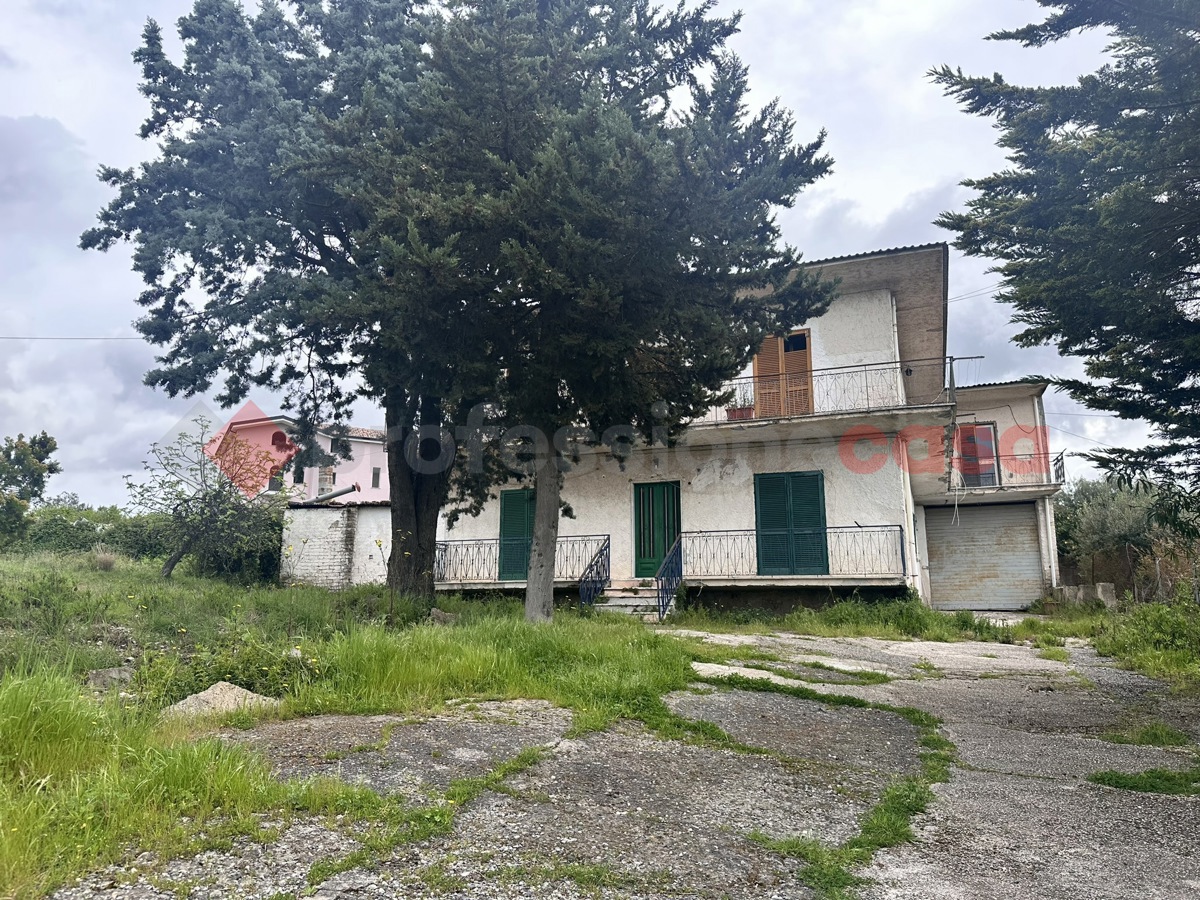 Villa Bifamiliare in Vendita a Sessa Aurunca