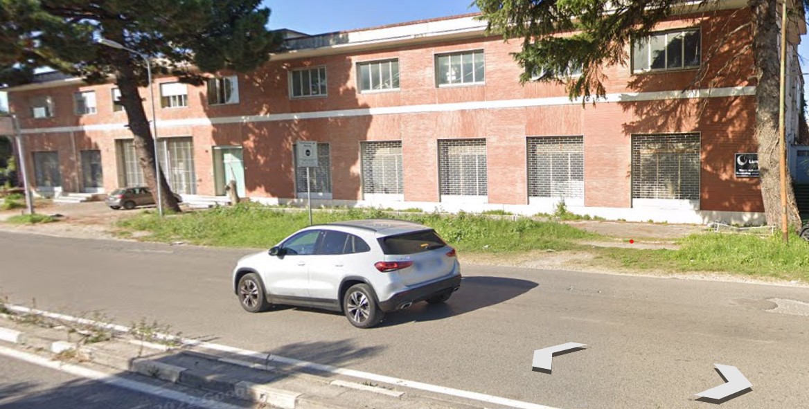 Negozio / Locale in affitto a Nola, 5 locali, prezzo € 7.500 | PortaleAgenzieImmobiliari.it
