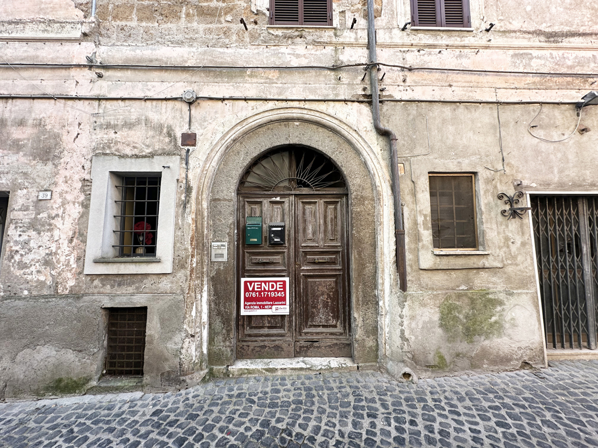 Appartamento in vendita a Nepi, 7 locali, prezzo € 129.000 | PortaleAgenzieImmobiliari.it