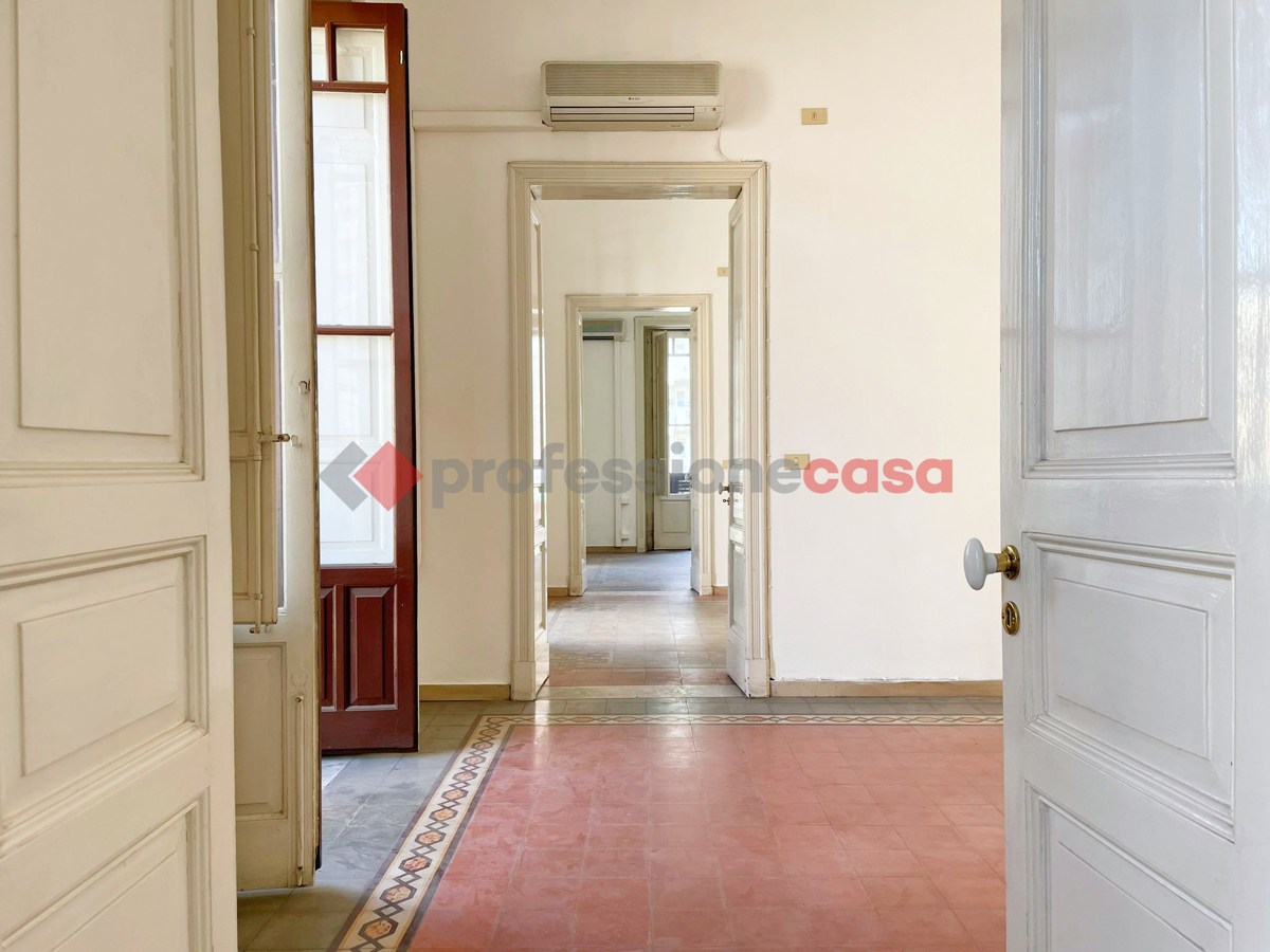Appartamento in affitto a Catania, 5 locali, prezzo € 1.000 | PortaleAgenzieImmobiliari.it