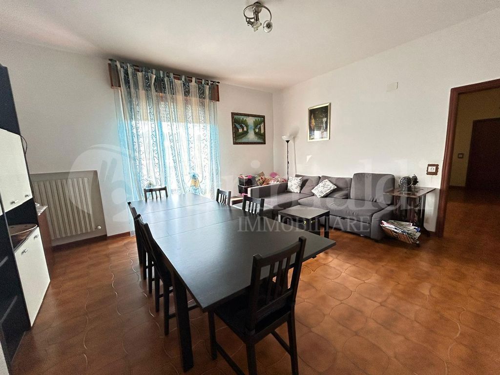 Appartamento in vendita a Maiolati Spontini, 5 locali, prezzo € 135.000 | PortaleAgenzieImmobiliari.it