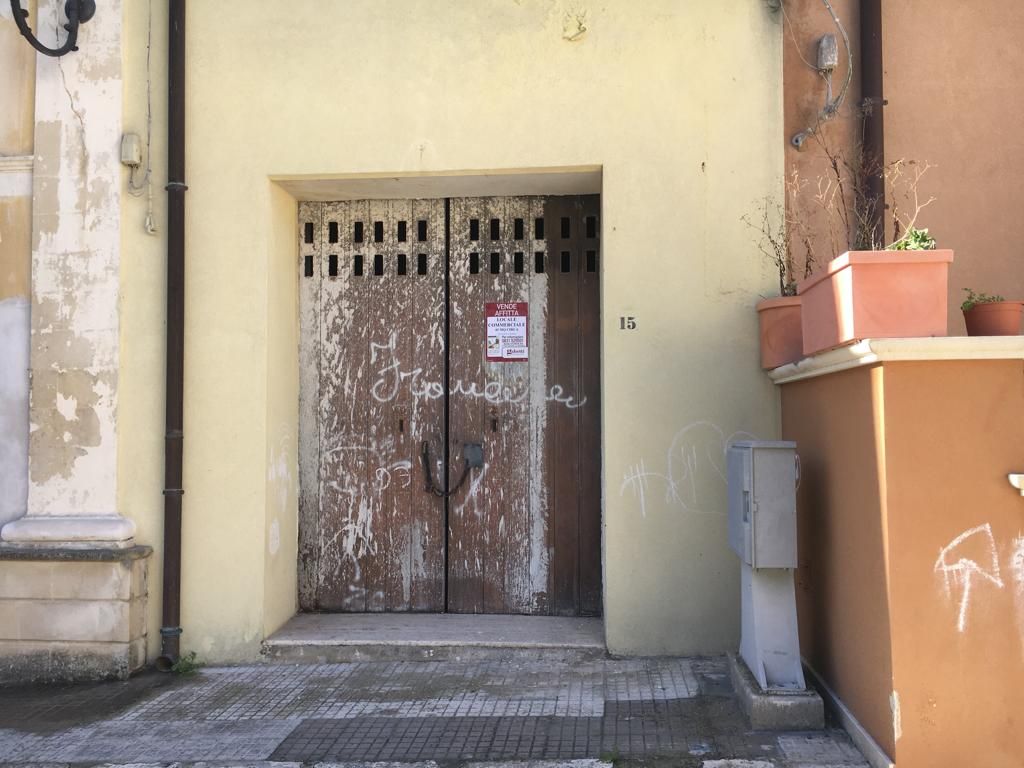 Negozio / Locale in vendita a Brindisi, 9999 locali, prezzo € 60.000 | CambioCasa.it