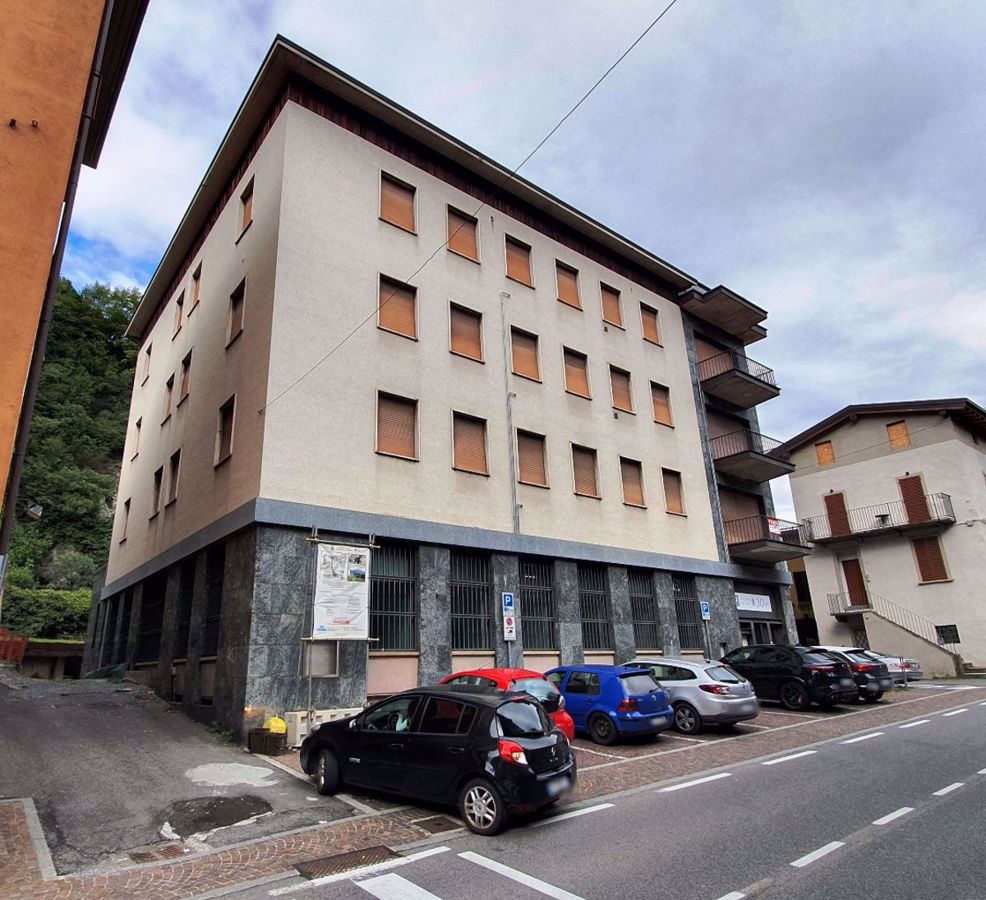 Ufficio / Studio in vendita a Breno, 9999 locali, prezzo € 1.052.000 | PortaleAgenzieImmobiliari.it