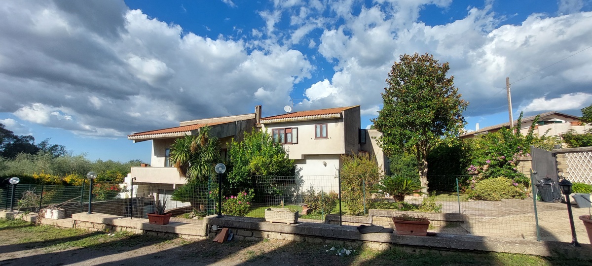 Villa in vendita a Marino, 4 locali, prezzo € 490.000 | CambioCasa.it