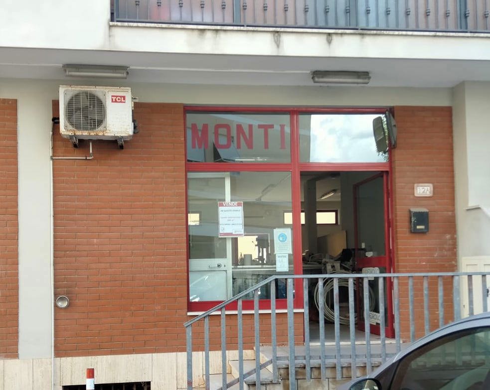 Laboratorio in vendita a Terracina, 9999 locali, Trattative riservate | CambioCasa.it